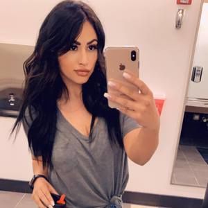 Meet your Posher, Monica alejandra